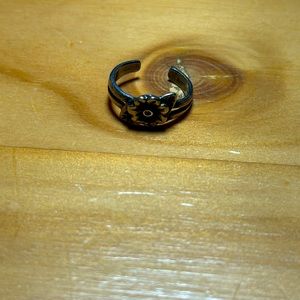 925 silver ring with flower design